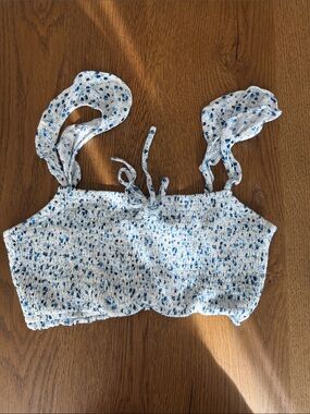 Stora Blue and White Floral Smocked Tie-Strap Crop Top